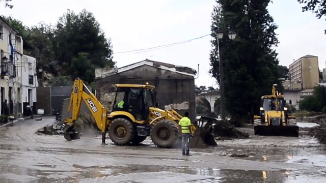 Dos muertos por lluvias torrenciales en sureste de España