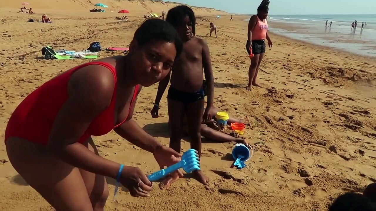 MAMAN NAGE COMME UN CANARD #VACANCE EN FAMILLE #SAKINAFAMILY