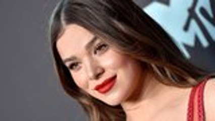Hailee Steinfeld in Talks to Star Opposite Jeremy Renner in Marvel's 'Hawkeye' | THR News