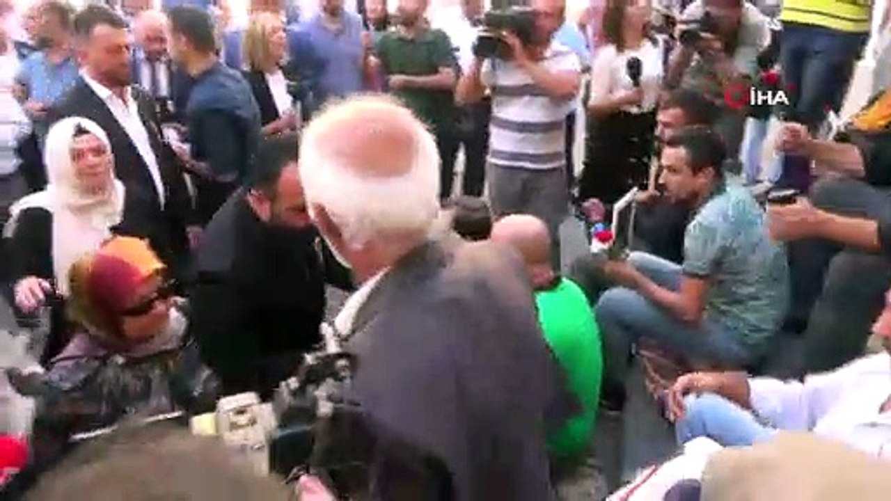 Türkiye Gaziler ve Şehit Aileleri Vakfı'ndan eylem yapan ailelere ziyaret