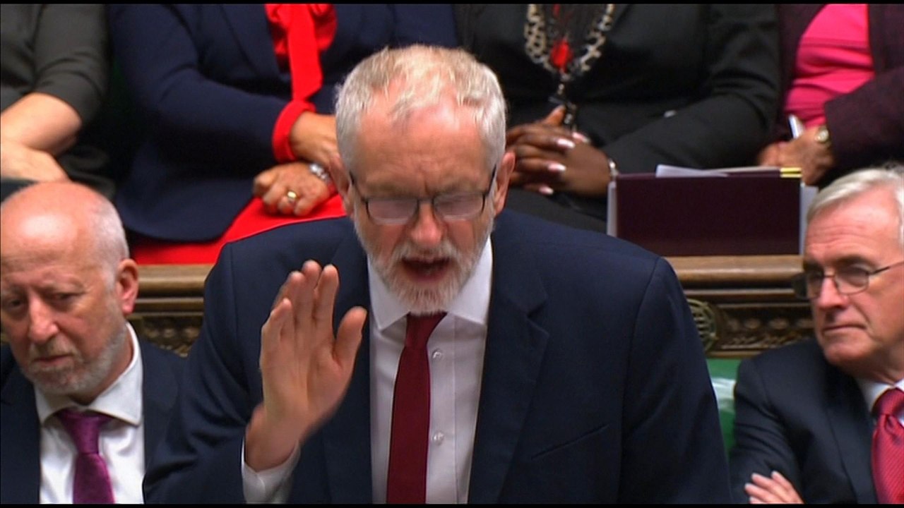 UK PM struggles to navigate Brexit impasse