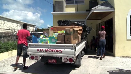 Desplazados por Dorian piden respuesta en Bahamas