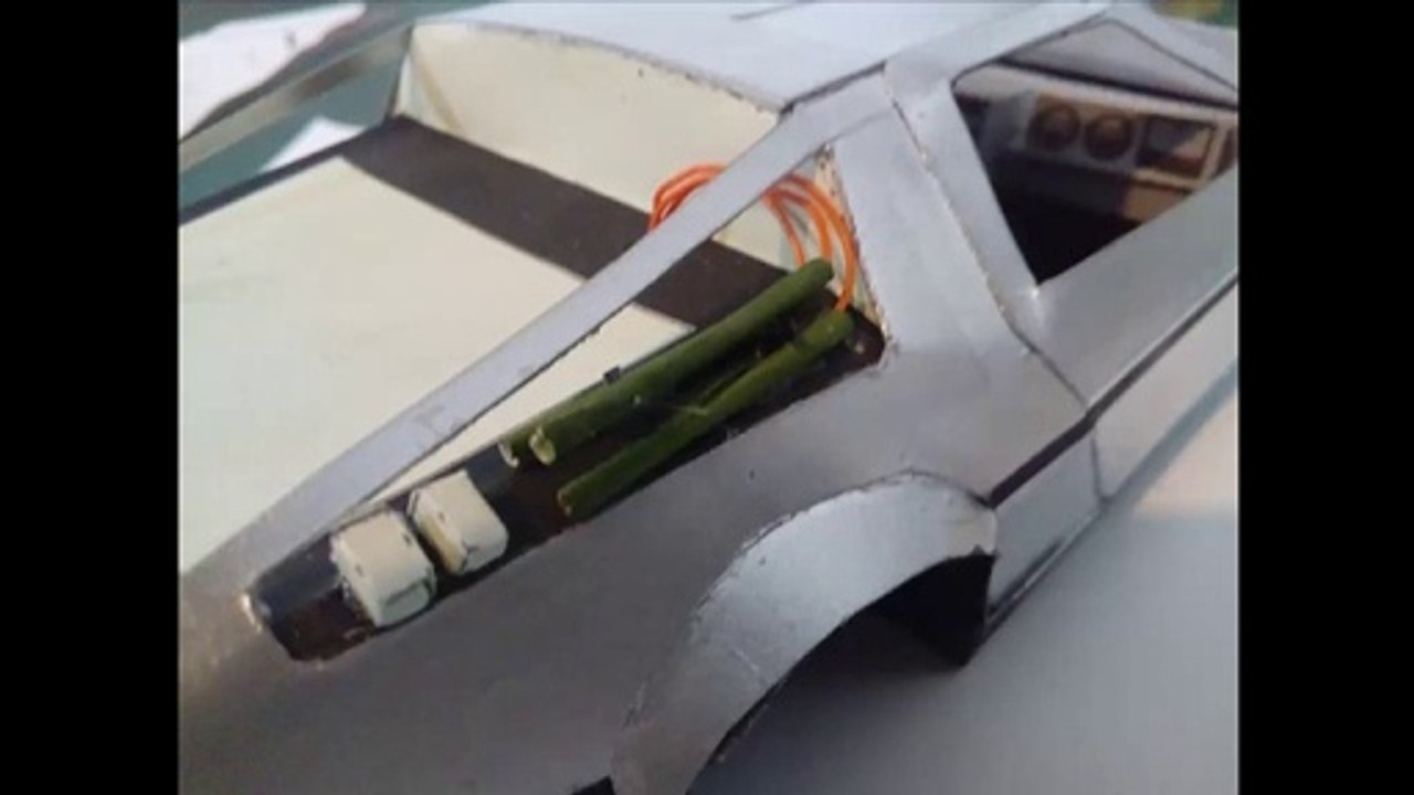 Como Armar Delorean de Vorver al Futuro Parte 2 papercraft Gratis