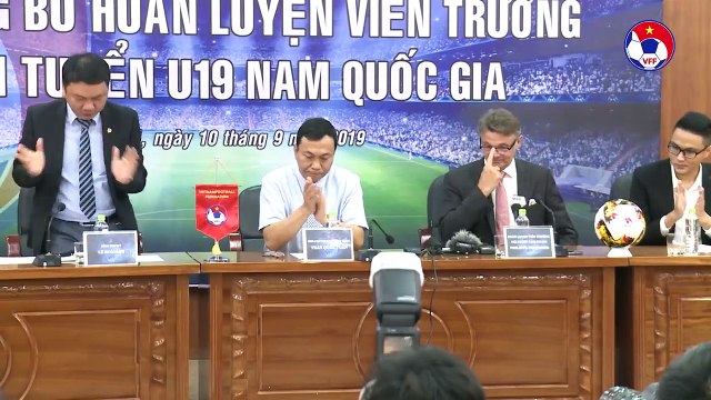 HLV Philippe Troussier: “Tôi vinh dự được đảm nhiệm vị trí HLV trưởng ĐT U19 Việt Nam” | VFF Channel