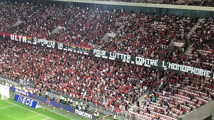 Spiele abbrechen? Kontroverse um Fußball und Homophobie