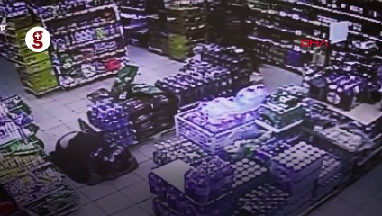 Hoparlörü çalınan adam markette dehşet saçtı