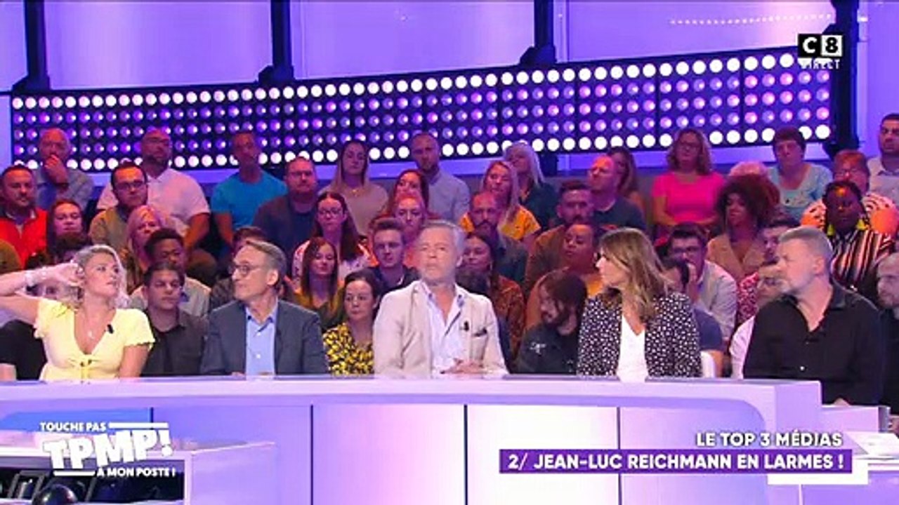 Avez-vous reconnu les deux personnalités déguisées qui étaient cachées dans le public de "Touche pas à mon poste" hier soir ? - VIDEO