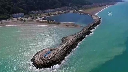 Barınağın ağzı kum dolunca balıkçılar denize açılamadı