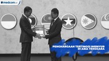 Joko Widodo Terima Penghargaan Tertinggi Insinyur di Asia Tenggara