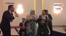 Tunku Azizah nyanyi lagu Melenggang Tari Lenggang dapat pujian
