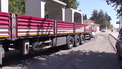 Suriye sınırına beton blok sevkiyatı - ŞANLIURFA
