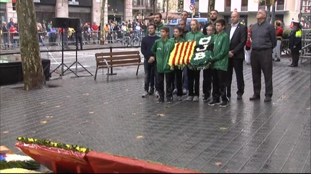 El Juventut de Badalona realiza la ofrenda floral por la Diada