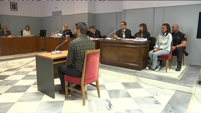 La camiseta encontrada de Gabriel estaba seca, no estaba manchada, me sorprendió , declara un policía