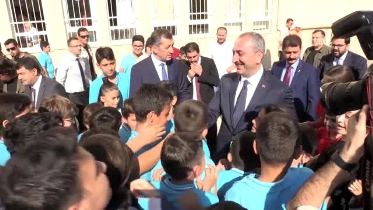 Bakan Gül'den öğrencilere "Hukuk ve Adalet" dersi