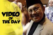 Video of the Day: BJ Habibie Tutup Usia, Tangisan Hijrah Elly Sugigi