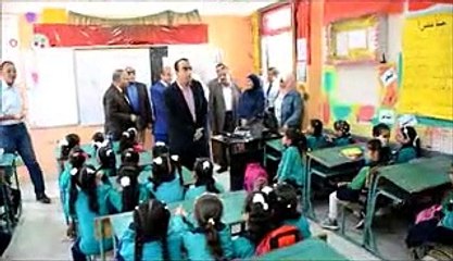 نائب محافظ الإسماعيلية والسكرتير العام المساعد يشاركان الطلاب طابور الصباح