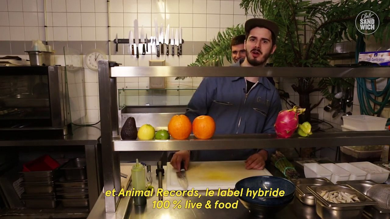 Salade d'asperges vertes et éperlans frits dans la cuisine d'Animal Kitchen | Plat du jour