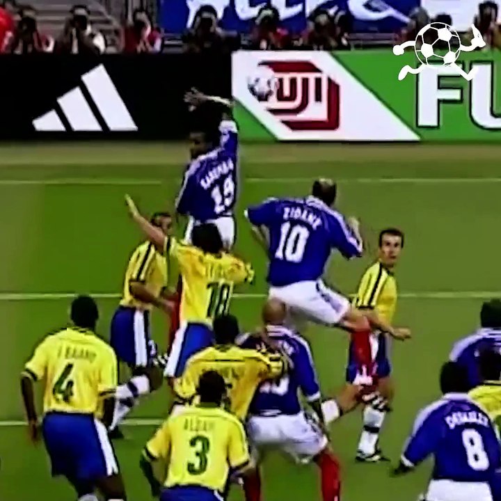 Ton premier maillot de foot ? Ton premier FIFA ? Ta première fois au stade ?   Teddy Riner nous a raconté toutes ses premières fois autour du foot à l'occasion de la sortie de FIFA 18