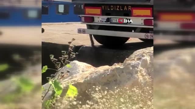 Denize atık boşaltan kamyon sürücüsü hakkında işlem başlatıldı