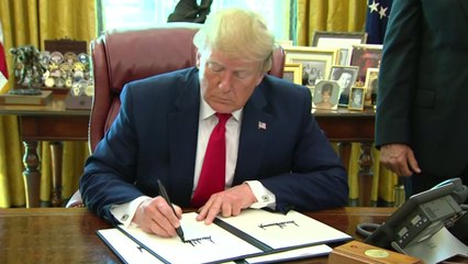 트럼프 "中 제품 관세 인상 10월 1일→15일로 연기" / YTN