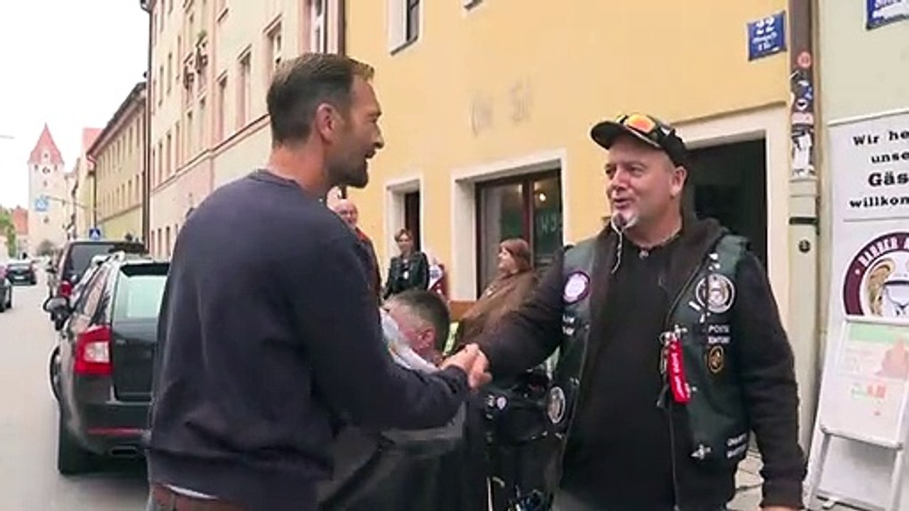 'Barber Angels' frisieren das Selbstbewusstsein von Obdachlosen