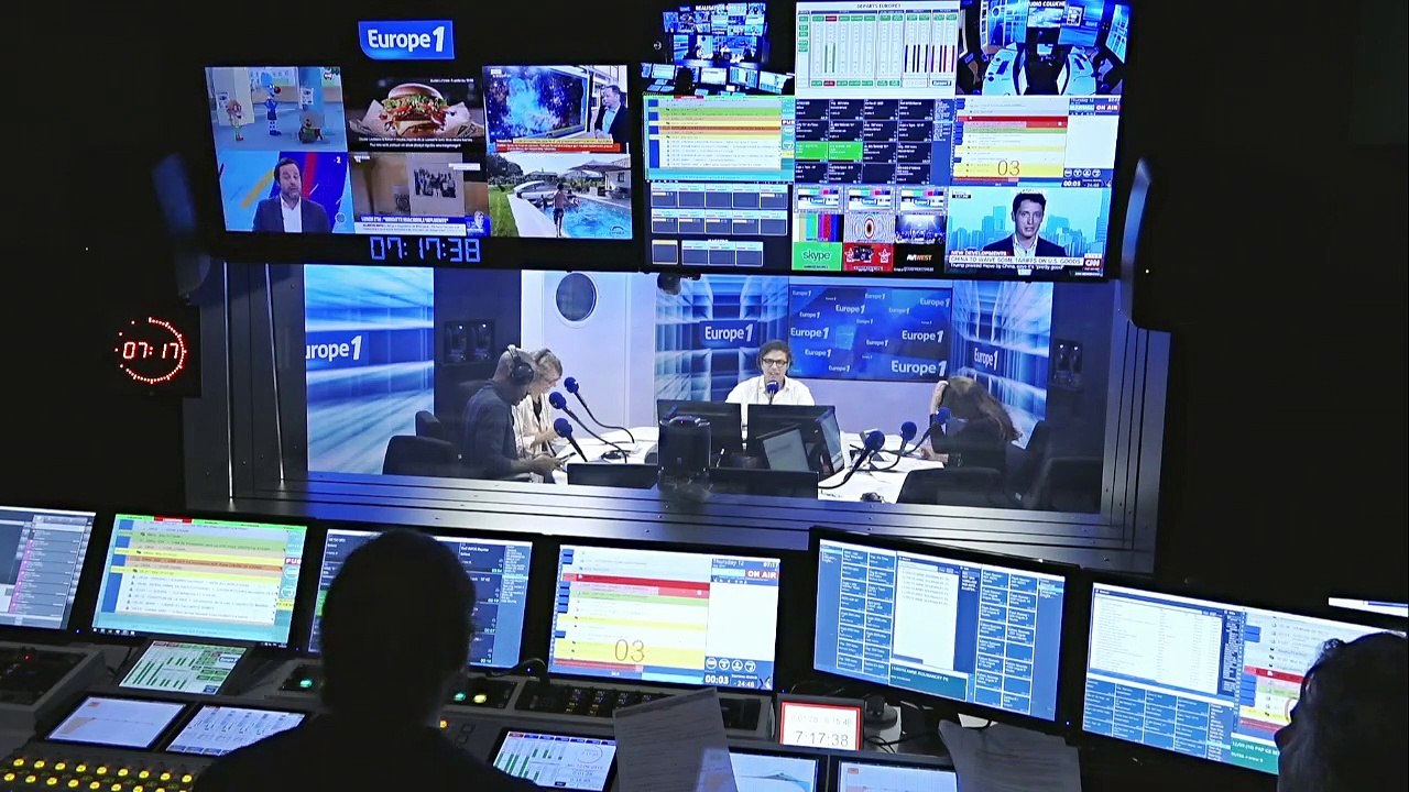 QCM, sacs allégés et "cyber-vagabondage" : à quoi ressemble le quotidien des lycéens équipés d'ordinateurs portables ?