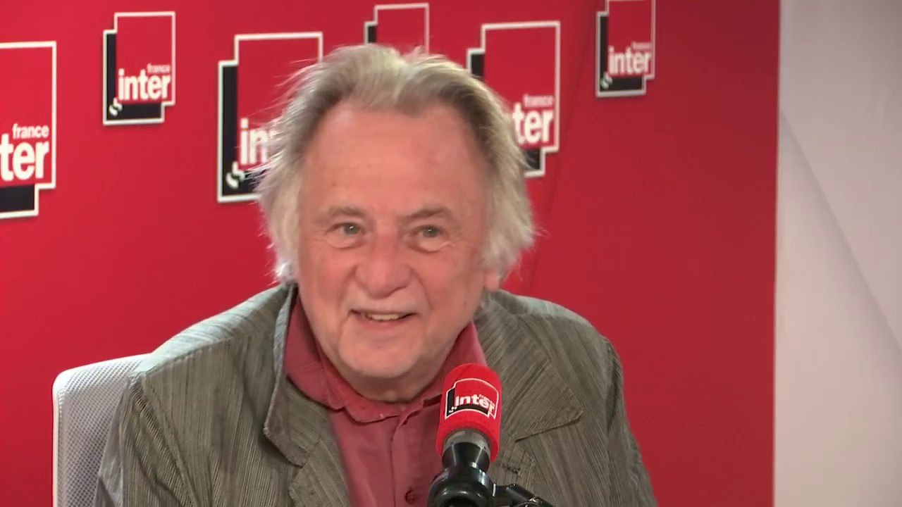 Régis Debray : "L'irruption des gilets jaunes a fait se rappeler à Emmanuel Macron que Victor Hugo existe, qu'il y a des Misérables"