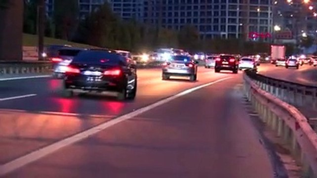 Çakarlı araçların emniyet şeridi işgali arttı