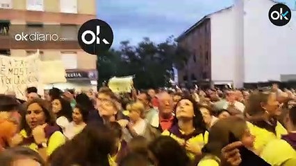 Protestas contra la alcaldesa de Móstoles durante el pregón de las fiestas