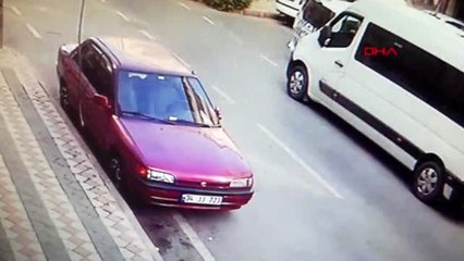 Sultangazi'de babasından kaçan çocuk pencereden atladı