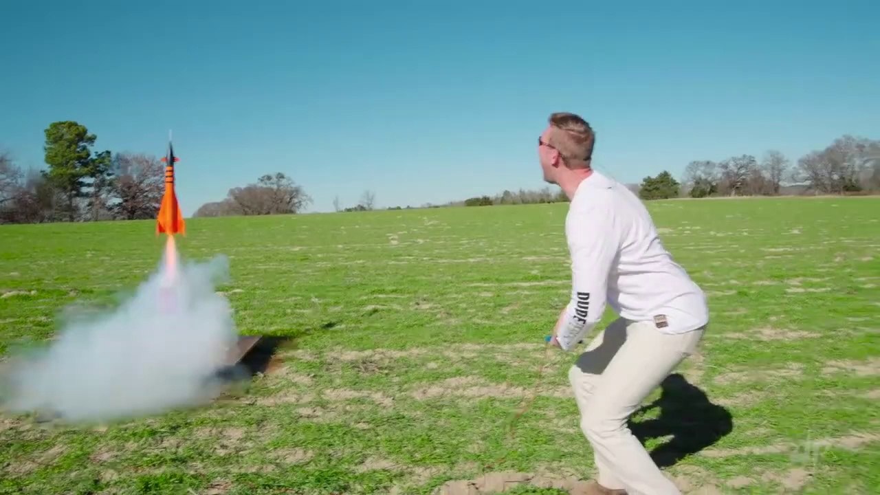 Model Rocket Battle | Dude Perfect - video Dailymotion