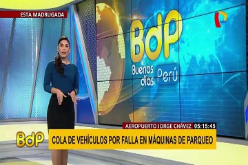 Largas colas se formaron en el aeropuerto por fallo en máquinas de parqueo