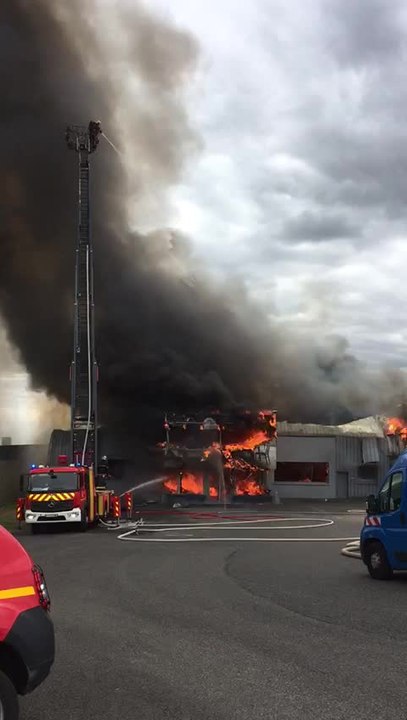 Saint-Parres-aux-Tertres : important incendie dans un magasin d’ameublement
