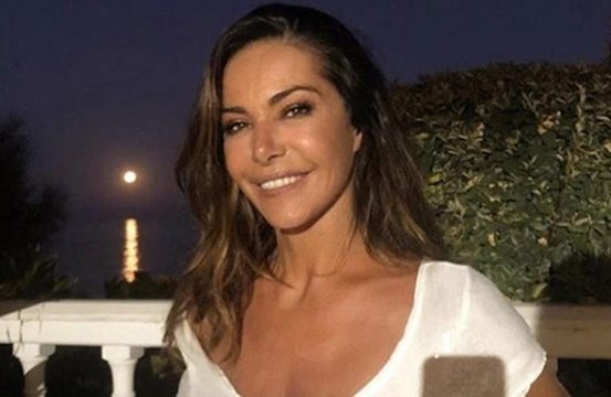 Emanuela Folliero furiosa, lascia Mediaset dopo 28 anni: 'Mi pagavano per non fare niente'