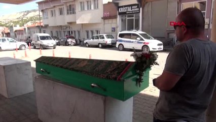 Tandem atlayışta denize düşen yamaç paraşütü pilotu toprağa verildi