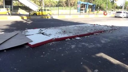 Tır üzerindeki trafo üst geçide takıldı