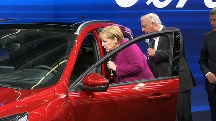 Merkel zur IAA: Veränderte Mobilität als "Herkulesaufgabe"