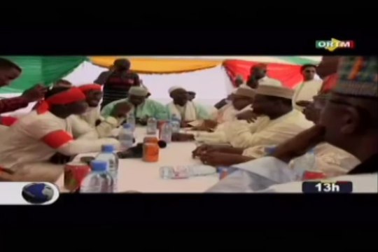 ORTM /Rencontre entre les membres du collectif Tombouctou réclame ses droits et les membres du Gouvernement pour échanger sur les préoccupations des jeunes