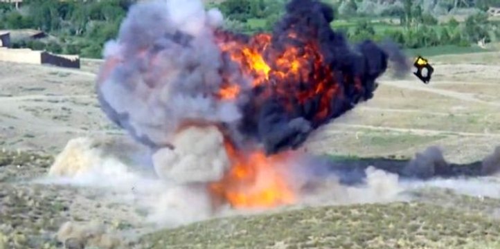 Diyarbakır'da sivil aracın geçişi sırasında patlayıcı infilak etti, 4 şehit 13 yaralı var