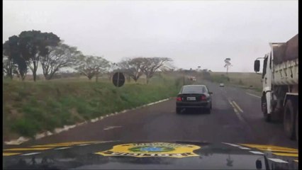 Veja vídeo: Após tentativa de fuga, PRF prende contrabandista na BR-163