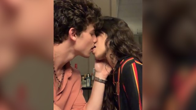 El chocante morreo de Shawn Mendes y Camila Cabello