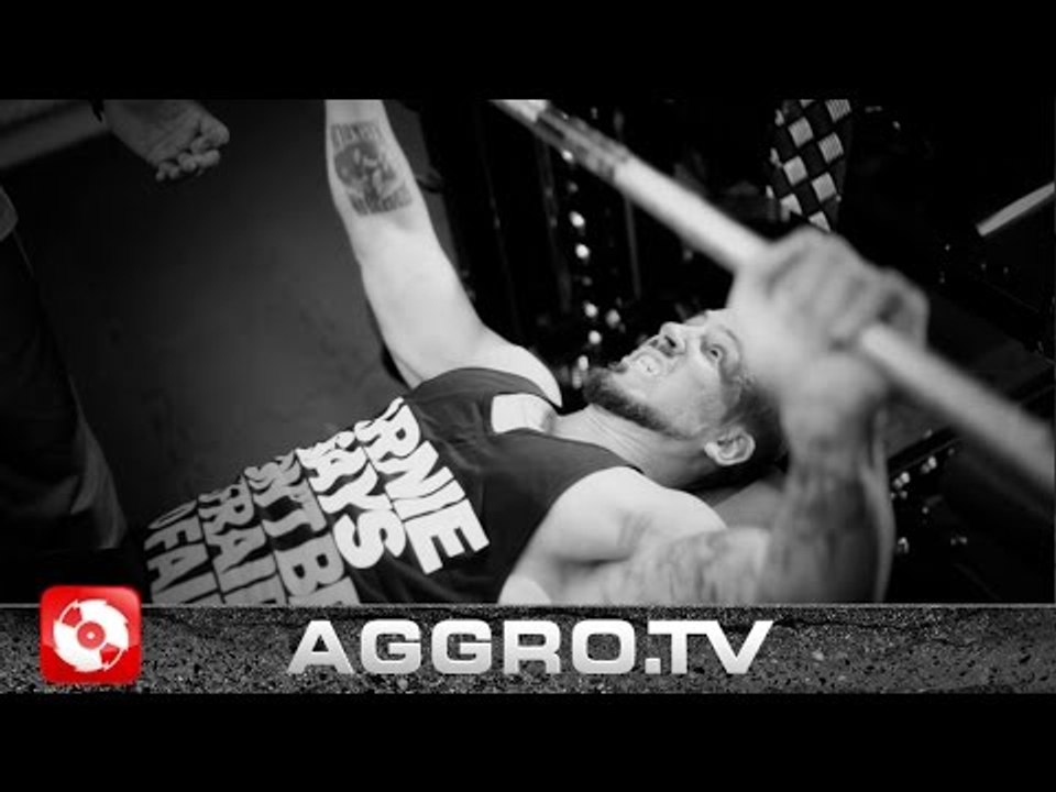 SPRENG DEIN SHIRT! BRUST ÜBUNGEN MIT SILLA & JULIAN ZIETLOW (OFFICIAL HD VERSION AGGROTV)