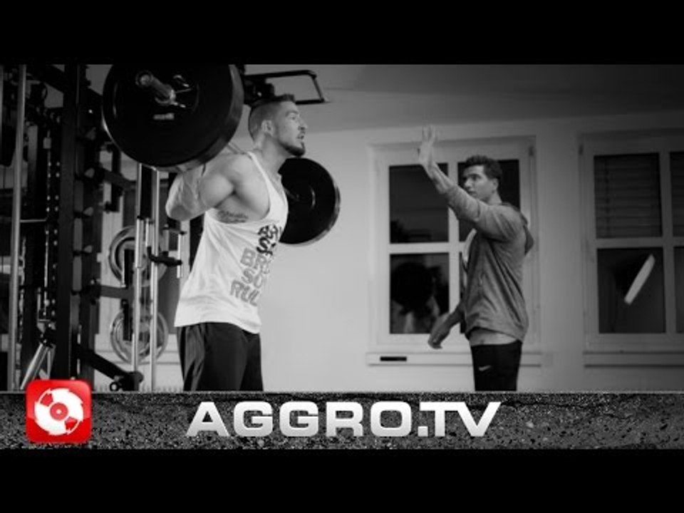 SPRENG DEIN SHIRT! BEIN ÜBUNGEN MIT SILLA & JULIAN ZIETLOW (OFFICIAL HD VERSION AGGROTV)