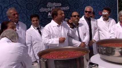 Maltepe'de aşure dağıtımına yoğun ilgi