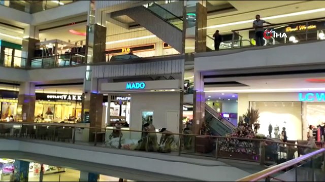 Bakırköy'de AVM'de intihar girişimi, yürekleri ağızlara getirdi