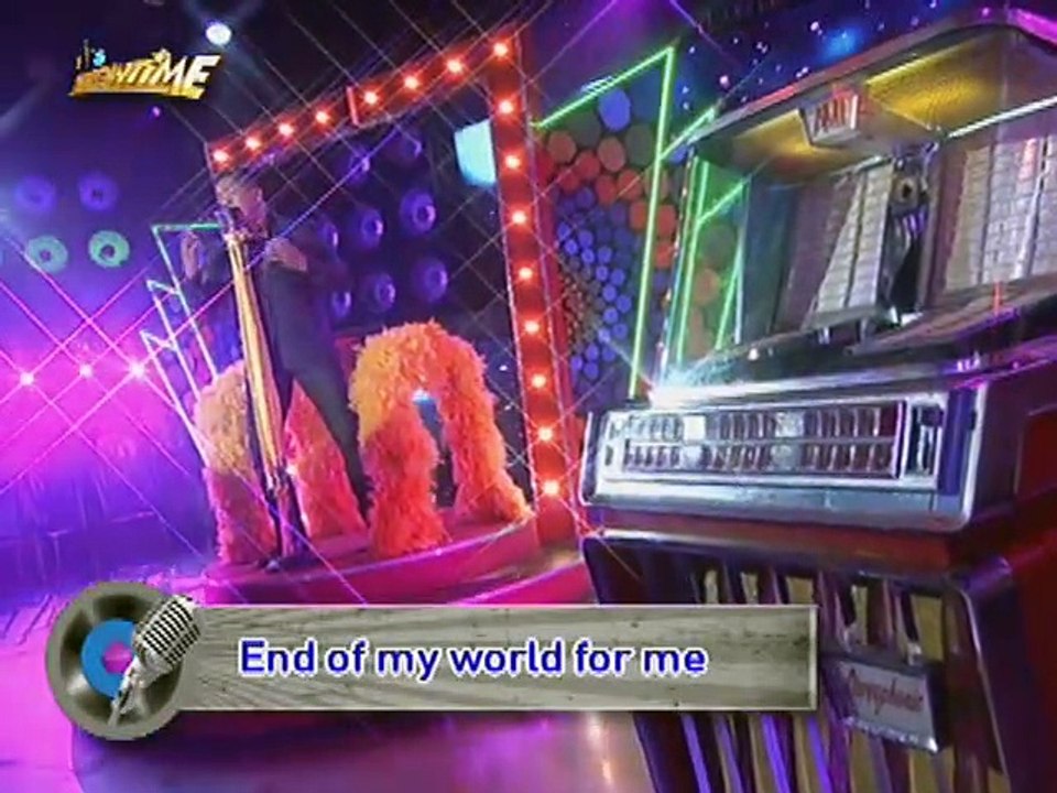 Carlos Manalo Jr., 46 years old singing You're My World and Lazy Song!