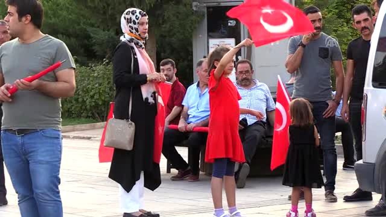 Teröre tepki, "Diyarbakır anneleri"ne destek yürüyüşü