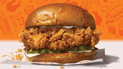 Popeyes Is Cool With You Bringing Your Own Bun for a Makeshift Chicken Sandwich
