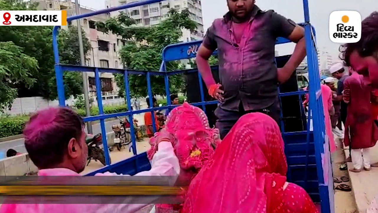 સાબરમતી રિવરફ્રન્ટ પાસે ગણેશ વિસર્જન માટે કુંડ બનાવાયો, 500થી વધારે મૂર્તિઓનું વિસર્જન