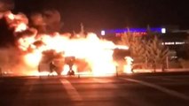 İzmir'de yolcu otobüsü alev alev yandı!